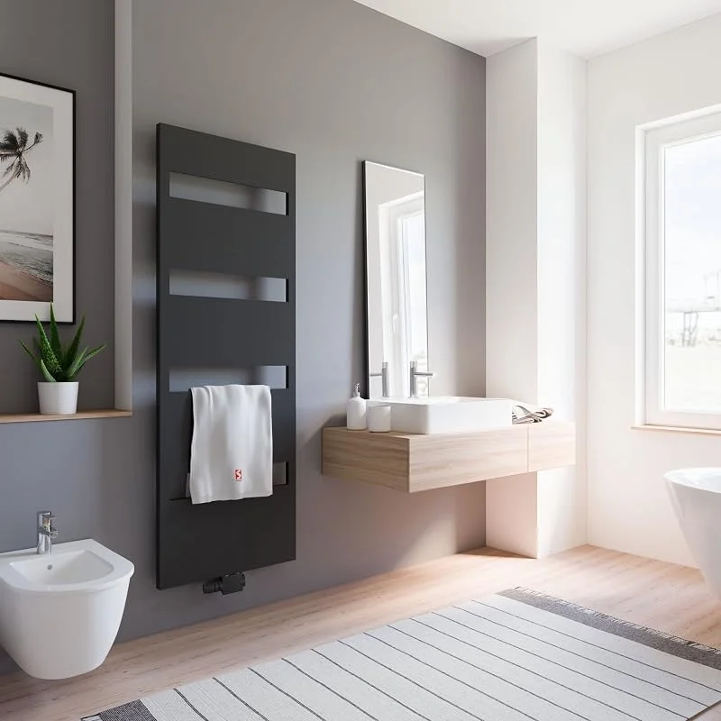 Schulte Bad-Heizkörper Turin, 170, 3 x 60, 5 cm, 620 Watt Leistung, Mittelanschluss und beidseitig von unten, Mattschwarz, Handtuchhalter-Funktion — Heizung Warmepumpe