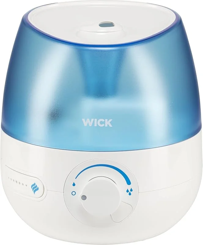 Wick Mini Kaltluft Ultraschall-Luftbefeuchter – Einstellbare Sprühnebelregelung – 1, 8-l-Wassertank – für Schlafzimmern, Büros, Kinderzimmern bis 15 m² – Pads mit ätherischen Ölen inklusive – WUL525